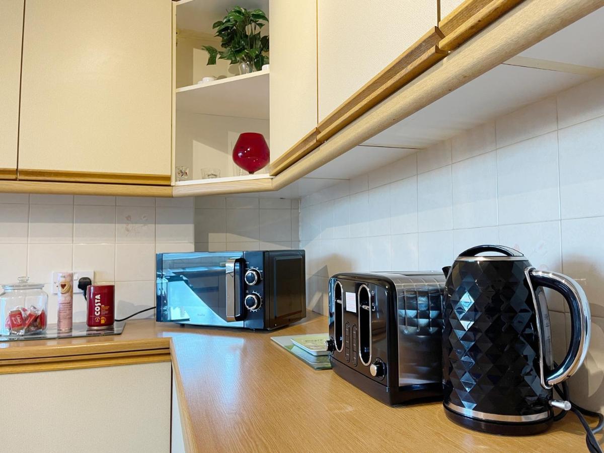 3 Bed Duplex Flat, Free Wifi & Netflix, Ideal For Contractors Apartment Gravesend Bagian luar foto