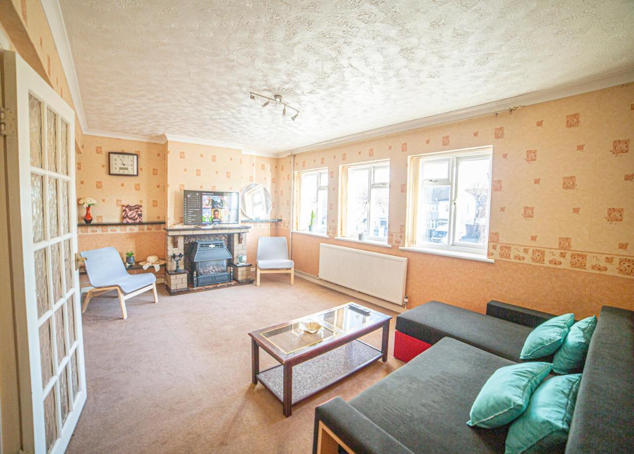 3 Bed Duplex Flat, Free Wifi & Netflix, Ideal For Contractors Apartment Gravesend Bagian luar foto