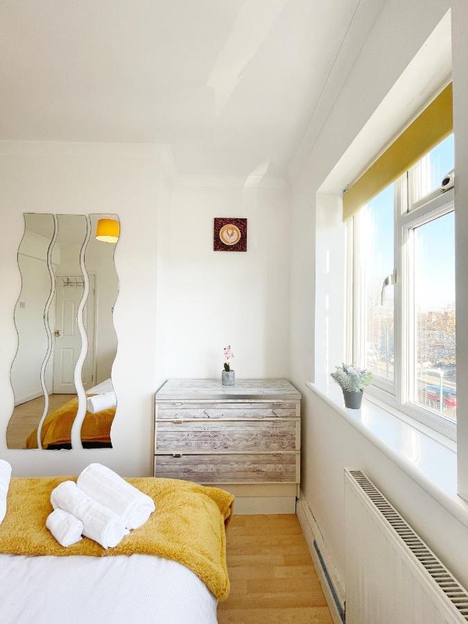 3 Bed Duplex Flat, Free Wifi & Netflix, Ideal For Contractors Apartment Gravesend Bagian luar foto