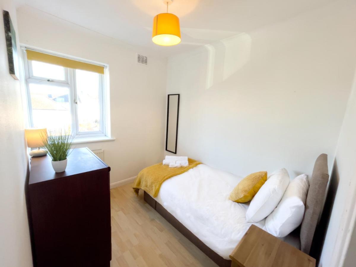 3 Bed Duplex Flat, Free Wifi & Netflix, Ideal For Contractors Apartment Gravesend Bagian luar foto